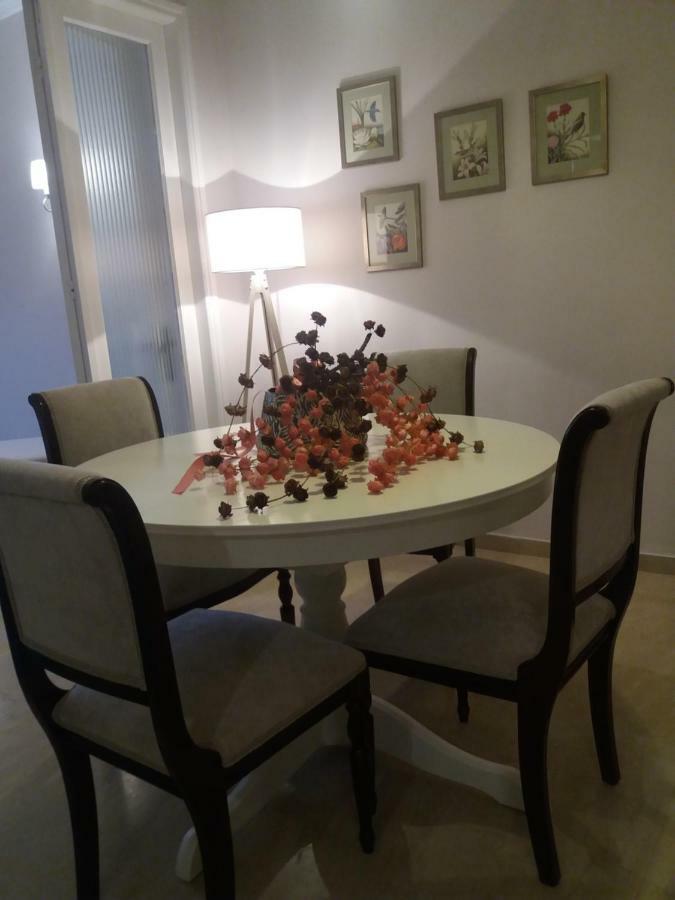 Sofa & Mare Apartment *