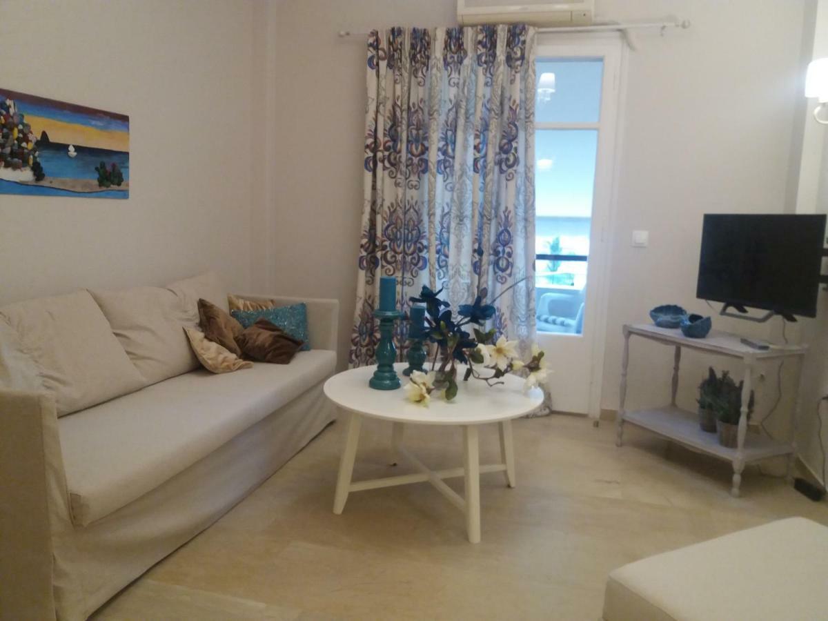 Sofa & Mare *